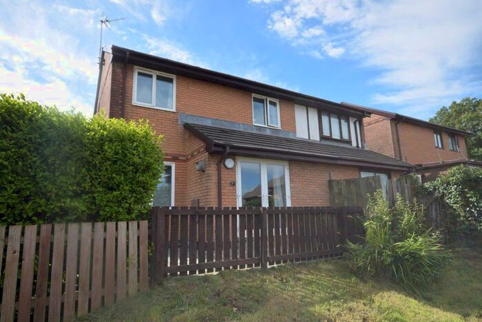 2 Bedroom Property To Rent In St Andrews Close, Holsworthy, Devon, EX22