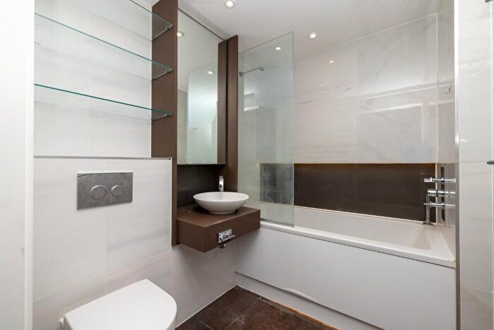 1 Bedroom Flat For Sale In City Road, London, EC1V