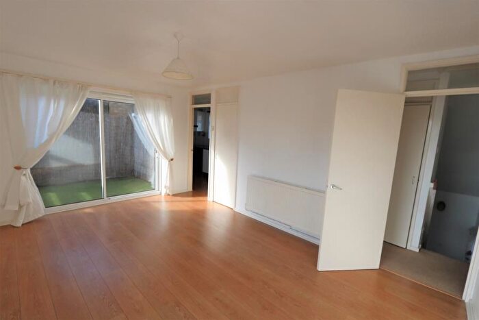 1 Bedroom Flat To Rent In Ripley Walk, Corby, NN18