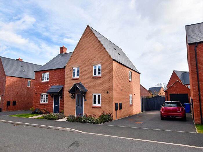 3 Bedroom Semi-Detached House For Sale In Catterick Way, Towcester, NN12