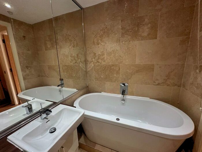 2 Bedroom Flat To Rent In St. Peters Street, Huddersfield, HD1