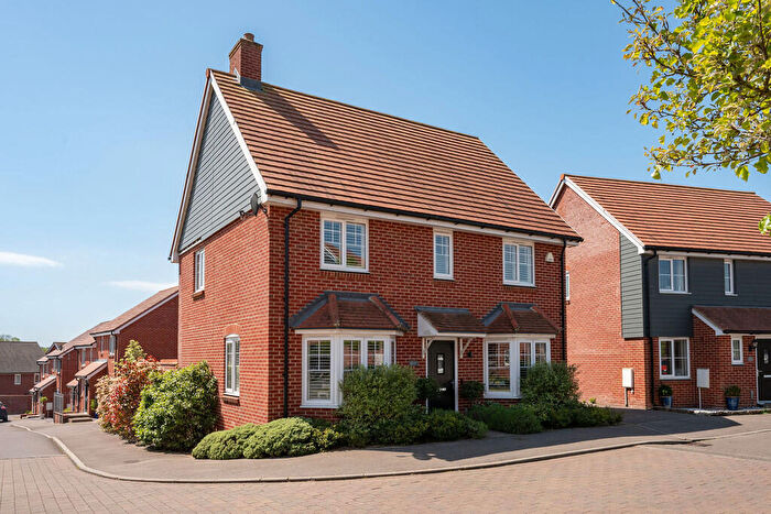 4 Bedroom Detached House For Sale In Rhodes Way, Billingshurst, RH14