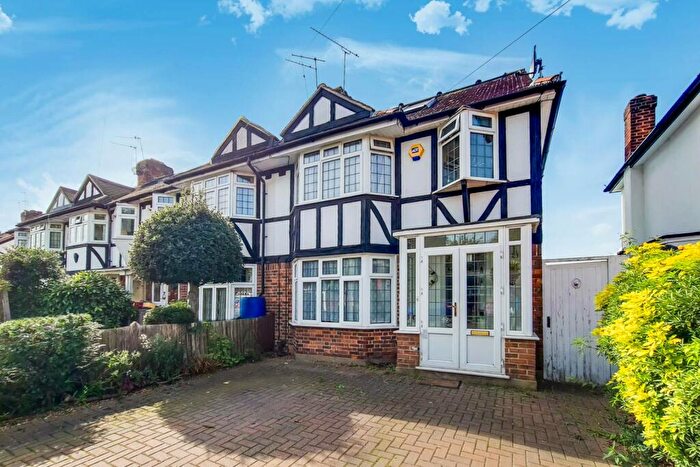 4 Bedroom Semi-Detached House To Rent In Hollybush Road, North Kingston, Kingston Upon Thames, KT2