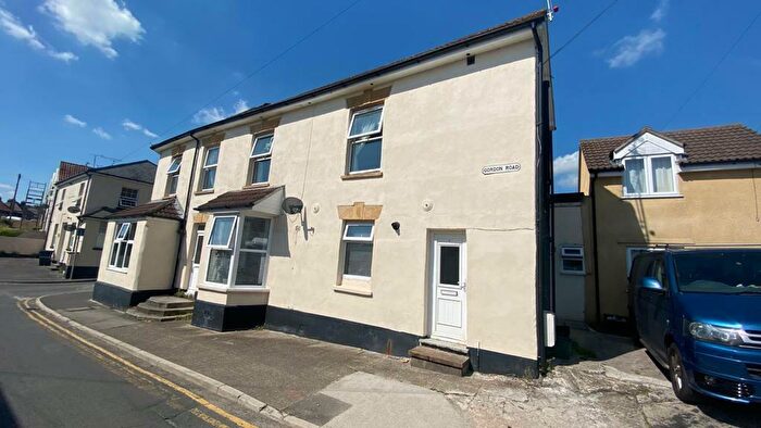 2 Bedroom Flat For Sale In Gordon Road, Yeovil, BA21
