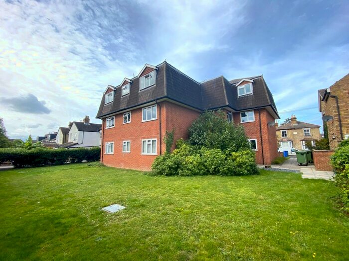1 Bedroom Flat To Rent In Edgell Road, Staines-Upon-Thames, Surrey, TW18