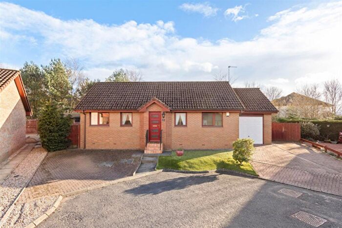 3 Bedroom Detached Bungalow For Sale In Almond Court, Livingston, EH54