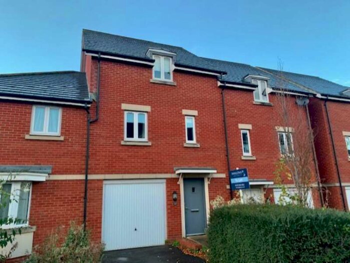 3 Bedroom Town House To Rent In Great Western Street, Frome, BA11