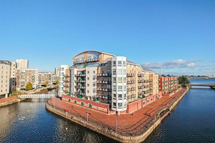 1 Bedroom Apartment For Sale In Adventurers Quay, Cardiff, CF10