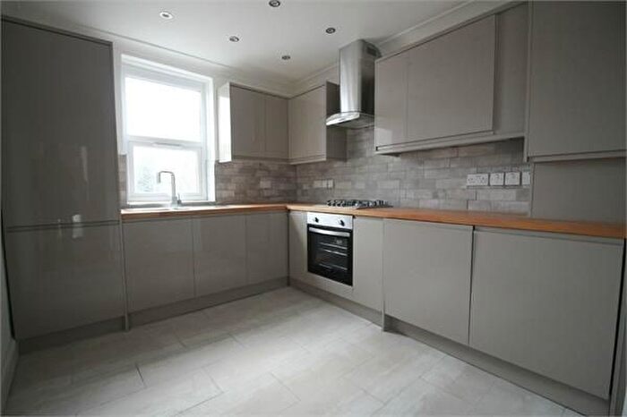 2 Bedroom Flat To Rent In Forest Road, Walthamstow, E17
