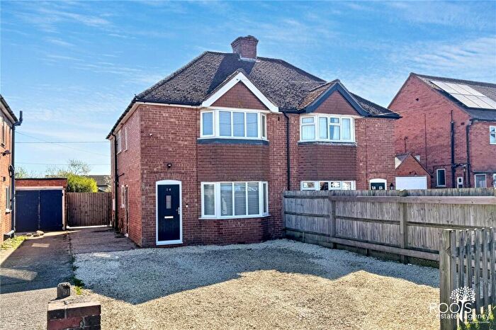 3 Bedroom Semi-Detached House For Sale In Pound Lane, Thatcham, Berkshire, RG19