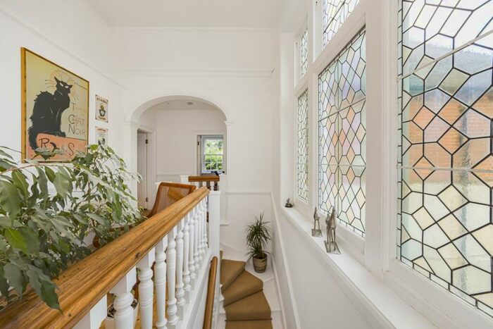 2 Bedroom Flat To Rent In Manor Park Chislehurst, BR7