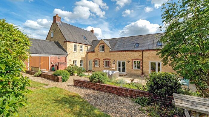 6 Bedroom Detached House For Sale In Leyland Close Gawcott Buckingham, Buckinghamshire, MK18