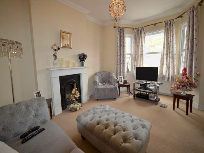 4 Bedroom House To Rent In Hawks Road, Kingston Upon Thames, KT1