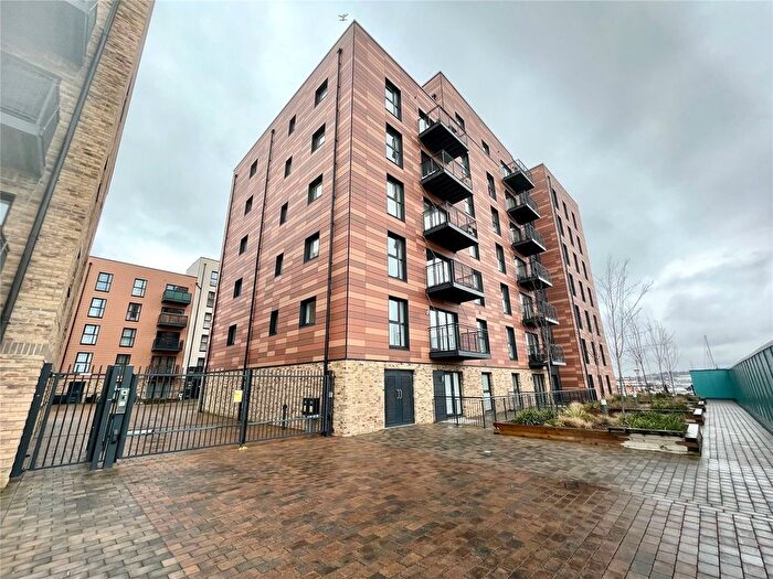 2 Bedroom Flat To Rent In Thomas Blake Avenue, Southampton, Hampshire, SO14