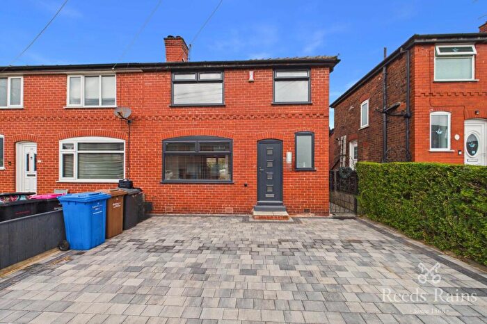 3 Bedroom Semi Detached House To Rent In Branksome Drive, Salford, Greater Manchester, M6