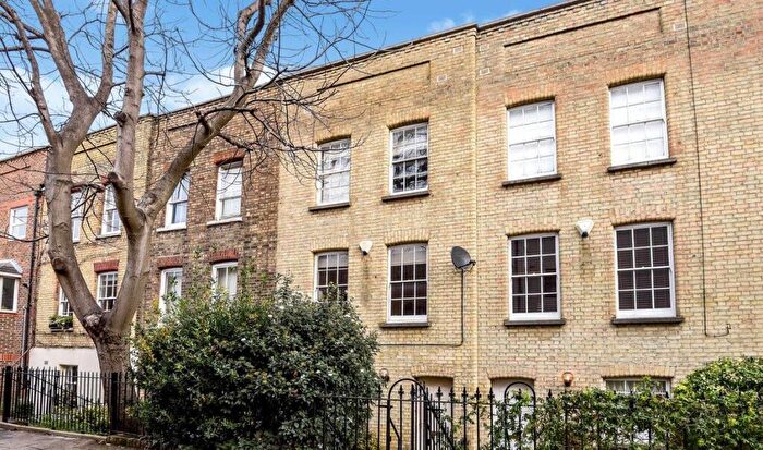3 Bedroom House To Rent In Aulton Place, London, SE11