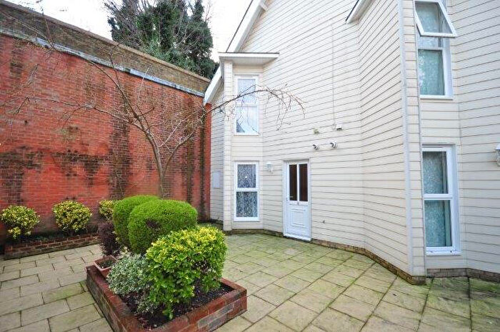 1 Bedroom Maisonette To Rent In High Street, Dover, CT16