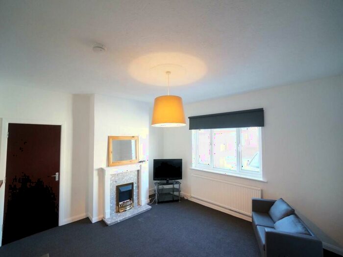 11 Bedroom House To Rent In Penchwintan Road, Bangor, LL57