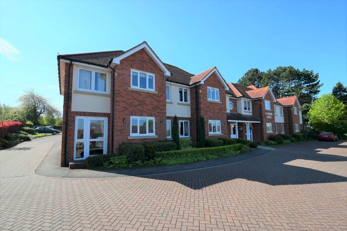 1 Bedroom Flat To Rent In Windsor Lodge, Wellington Avenue, Princes Risborough, Buckinghamshire, HP27