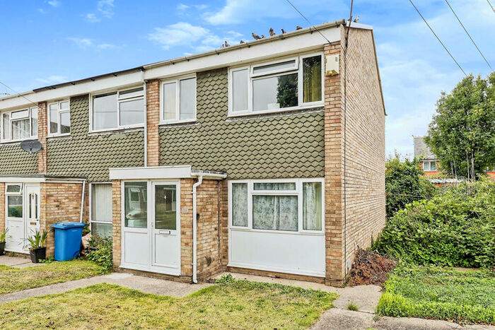 3 Bedroom House To Rent In Sommerville Close, Faversham, ME13