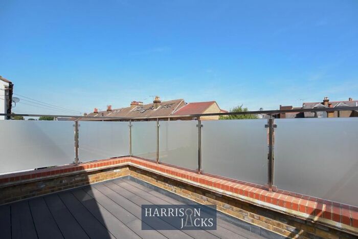 2 Bedroom Flat To Rent In Holly Road, Hampton Hill, Hampton, TW12