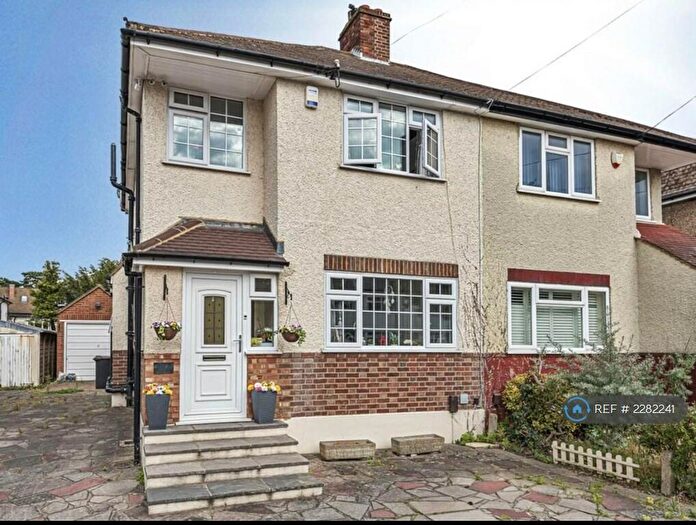 3 Bedroom Semi-Detached House To Rent In Bassetts Way, Farnborough, Orpington, BR6
