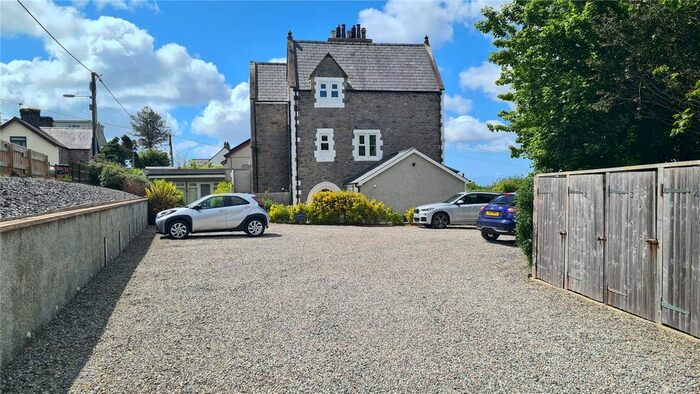 2 Bedroom Flat For Sale In Laurence House, Brynffynnon, Y Felinheli, Gwynedd, LL56