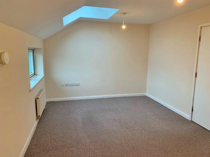 2 Bedroom Flat To Rent In Columbia Place, Fornham Street, Sheffield, South Yorkshire, S2