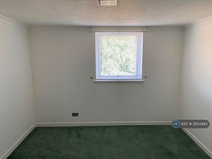 2 Bedroom Flat To Rent In Ardmaleish Crescent, Glasgow, G45