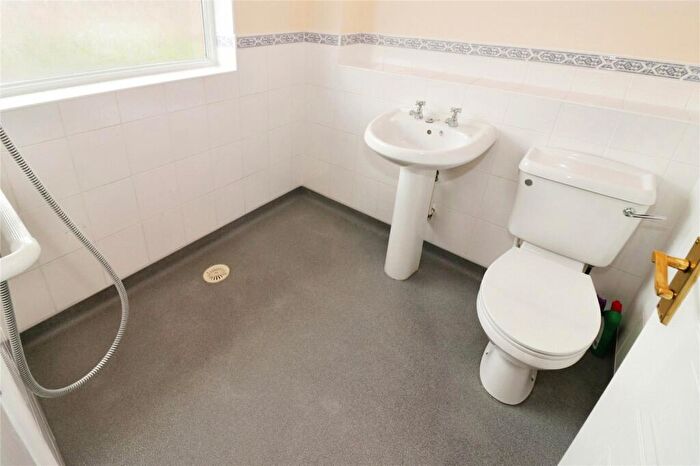 3 Bedroom Terraced House For Sale In Elizabeth Way, Mangotsfield, Bristol, BS16