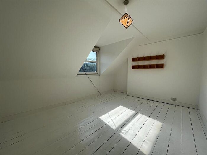 3 Bedroom Maisonette For Sale In Llandaff Road, Canton, Cardiff, CF11