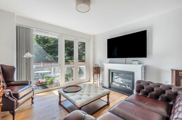 2 Bedroom Flat To Rent In Jameson Lodge, Shepherds Hill, Highgate, N6