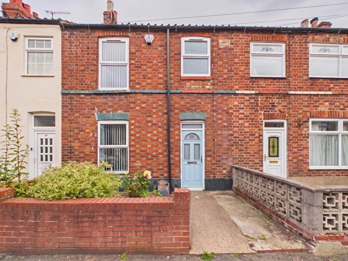 3 Bedroom Terraced House To Rent In Bed Mid-Terraced House, St. Johns Walk, Bridlington, YO16