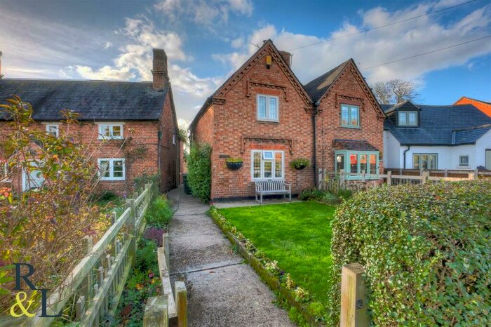 2 Bedroom Cottage For Sale In Main Street, Langar, Nottingham, NG13