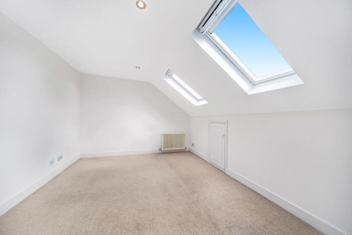 2 Bedroom Apartment To Rent In Christchurch Avenue, , London, NW6