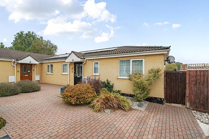 2 Bedroom Bungalow For Sale In Well Park, Congresbury, BS49