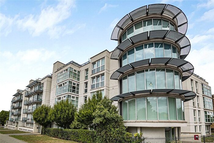 2 Bedroom Flat For Sale In Phoenix Way, Wandsworth, London, SW18