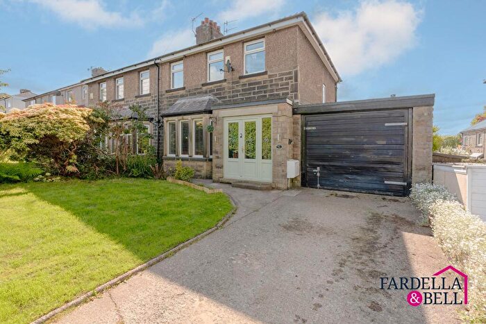 3 Bedroom Semi-Detached House For Sale In Rosewood Avenue, Burnley, BB11