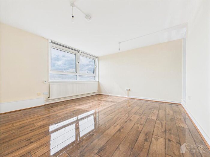 2 Bedroom Flat For Sale In Harrow Court, Stevenage, SG1