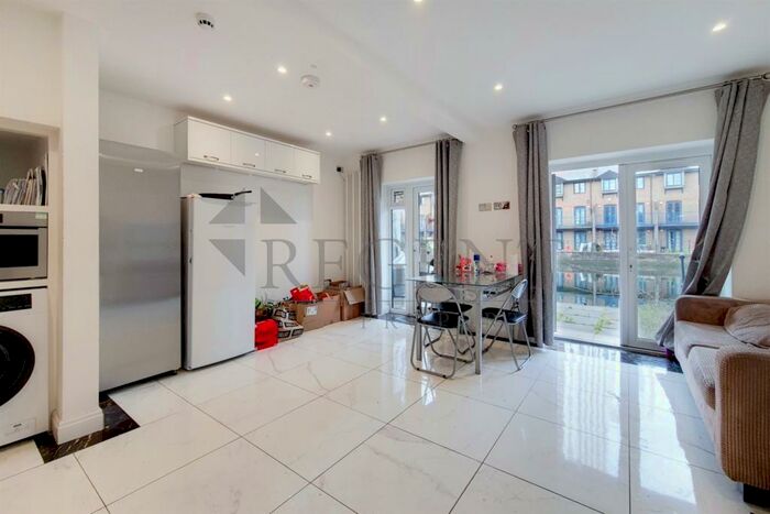 5 Bedroom Detached House To Rent In Lancaster Drive, Isle Of Dogs, E14