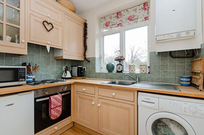 1 Bedroom Flat To Rent In Wilton Grove, Wimbledon, London, SW19
