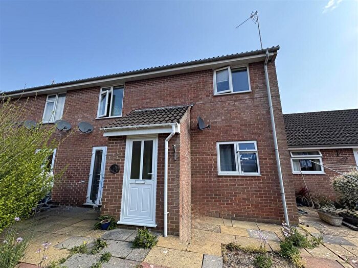 1 Bedroom Flat To Rent In Reine Barnes, Dursley, GL11