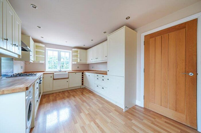 4 Bedroom Semi-Detached House For Sale In Hinton Road, Abingdon, OX13