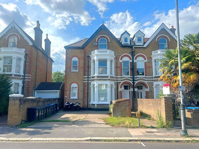 1 Bedroom Studio To Rent In Queens Road, Wimbledon, SW19