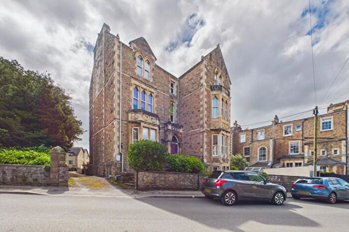 2 Bedroom Apartment For Sale In Albert Road, Clevedon, North Somerset, BS21
