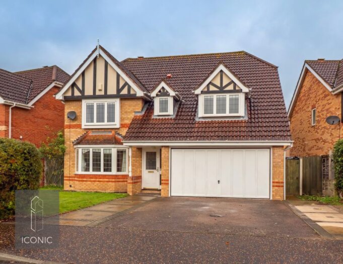 4 Bedroom Detached House For Sale In Maple Drive, Taverham, Norwich, NR8