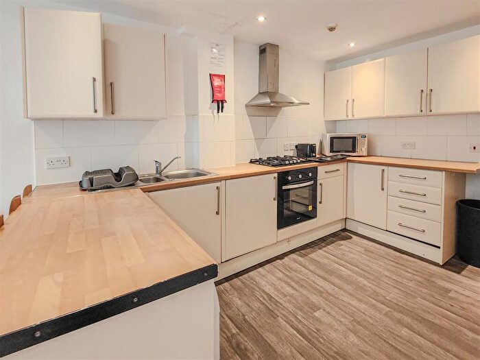 6 Bedroom Terraced House To Rent In Rose Cottages, Selly Oak, B29