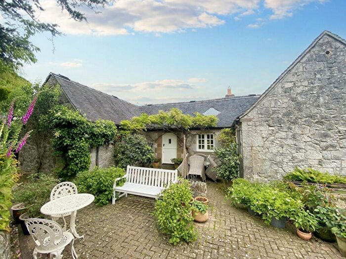 2 Bedroom Barn Conversion For Sale In Parwich, Ashbourne, DE6