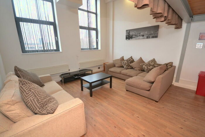 3 Bedroom Apartment To Rent In Crusader House, Nottingham, NG1