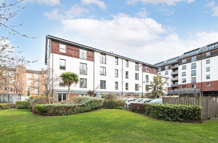 2 Bedroom Flat To Rent In Albert Street, Edinburgh, EH7